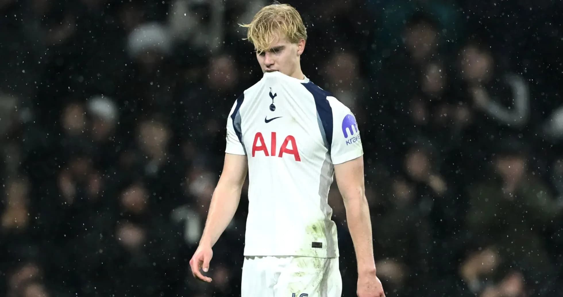Tottenham player looking dejected during match