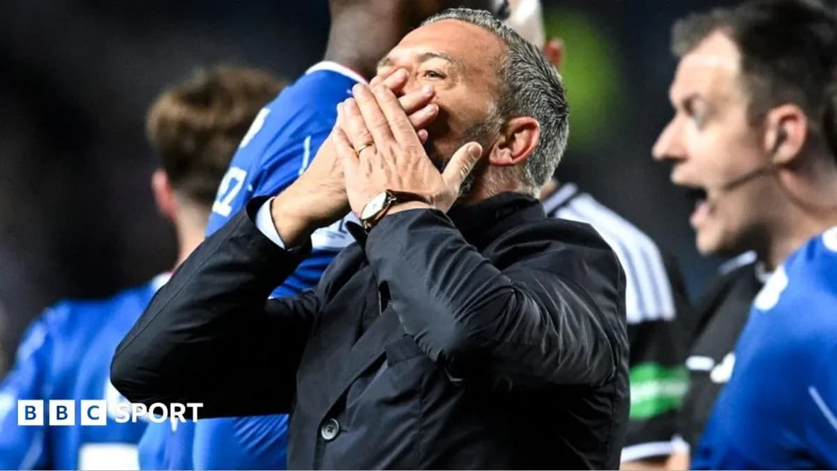 Manager gesturing during intense match situation
