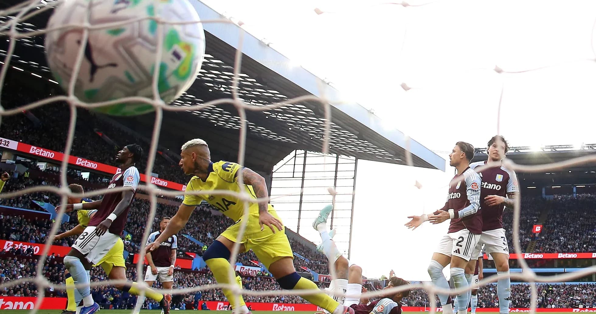 Players reacting during Tottenham vs Aston Villa match