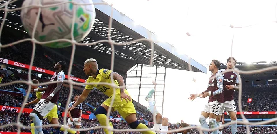 Players reacting during Tottenham vs Aston Villa match