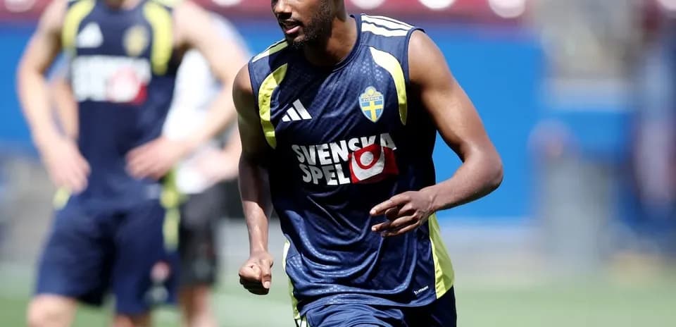 Sweden player training ahead of World Cup match