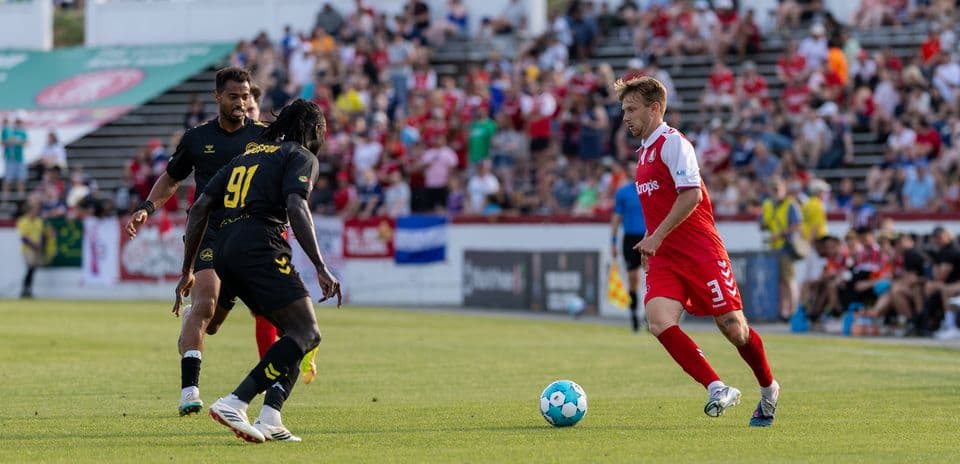 Players from Charleston Battery and FC Tulsa competing