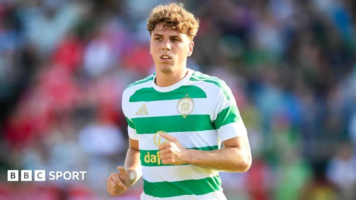 Player in Celtic FC jersey during match