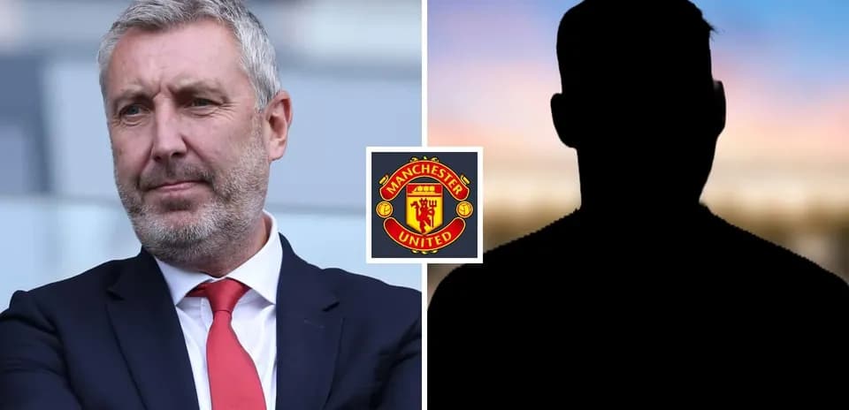 Coach with Manchester United logo and silhouette