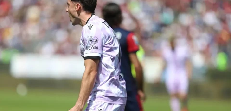 Player celebrating during Cagliari vs Udinese match