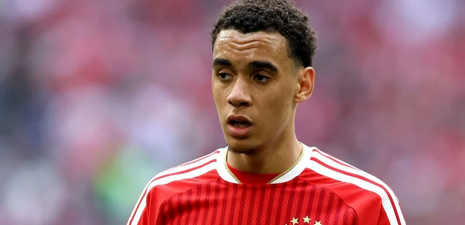 Player in Bayern Munich jersey on the field