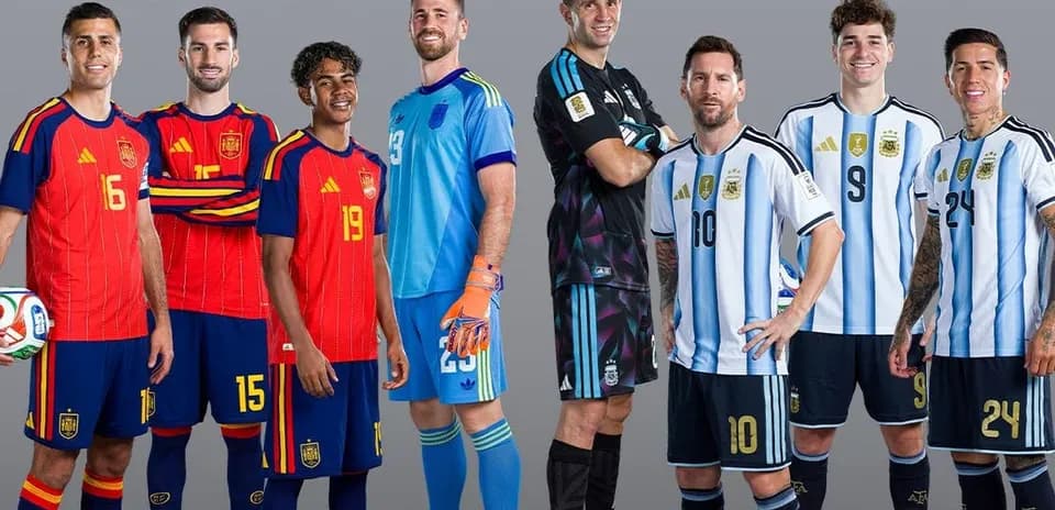Spain and Argentina players posing for World Cup