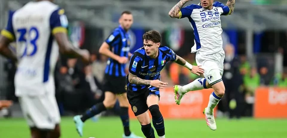 Inter player in action against Hellas Verona