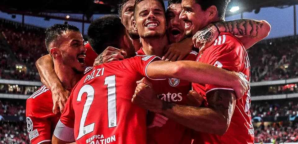 Benfica players celebrating a goal during match