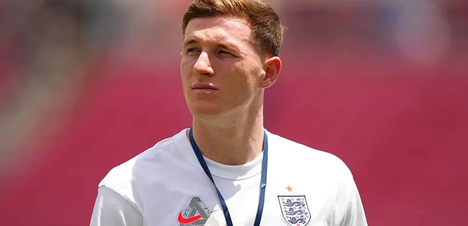 Player in England shirt during match preparation