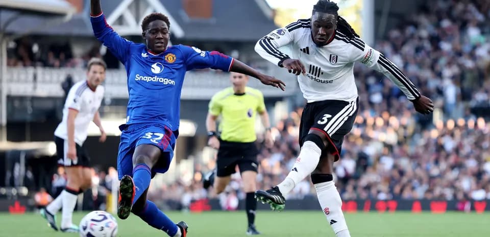 Fulham player competing against Manchester United opponent
