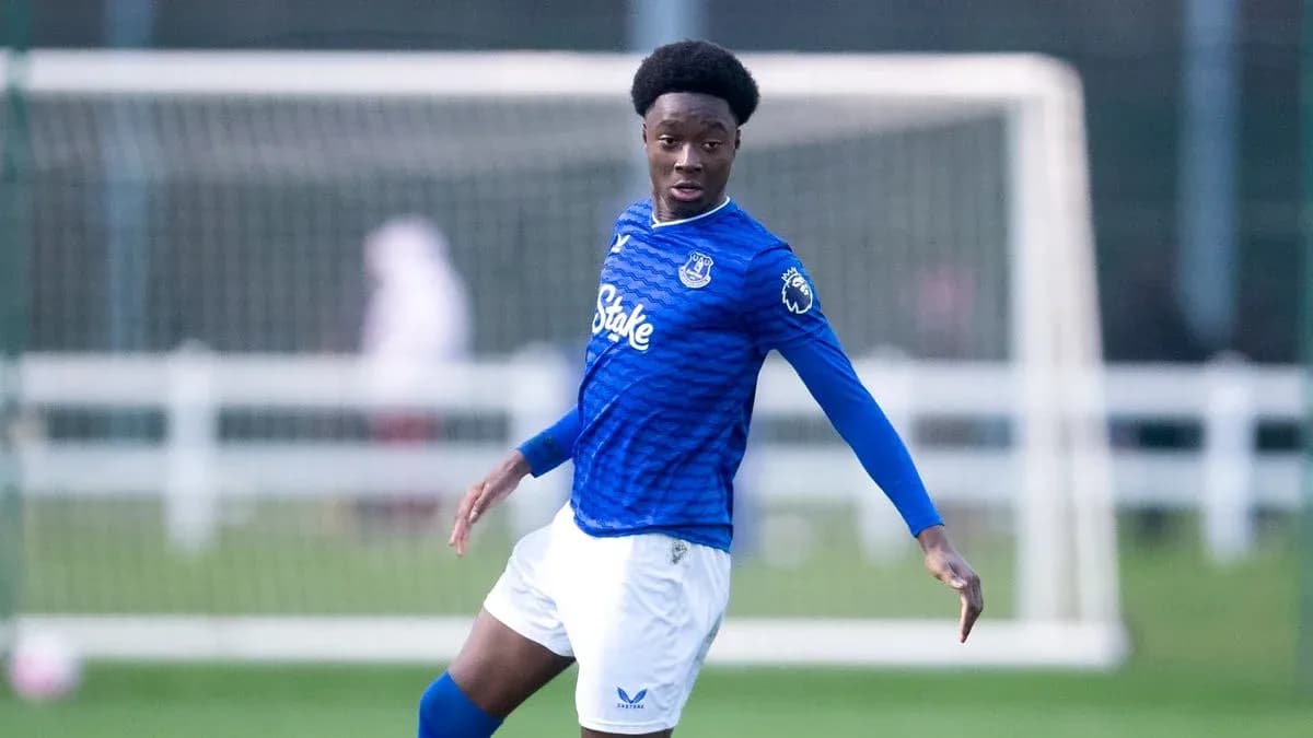 Player in blue Everton kit on training pitch