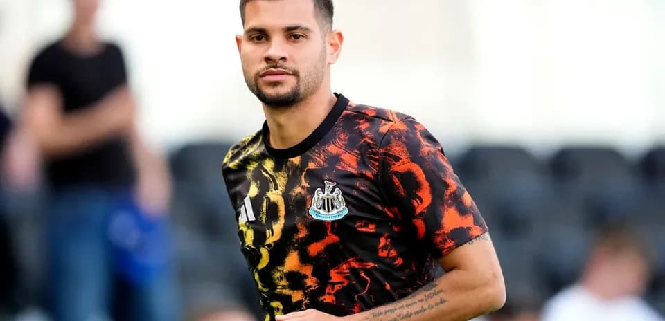 Player in Newcastle training shirt during session