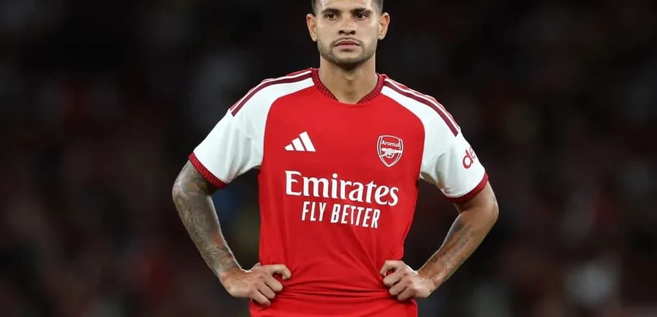 Player in Arsenal kit during match on field