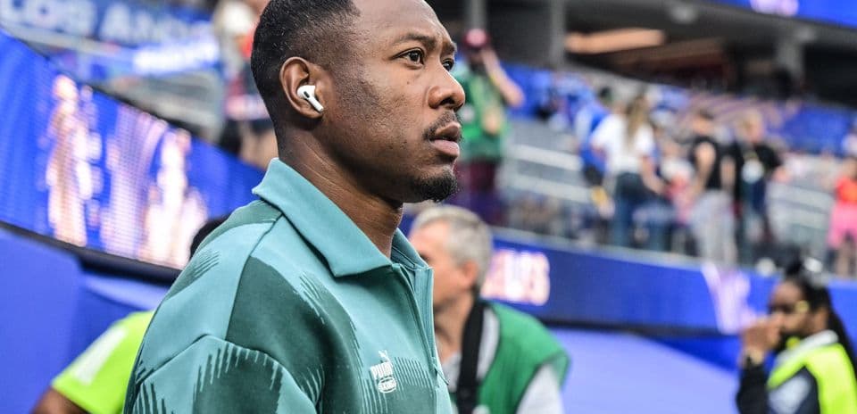 Player walking towards the field before the match