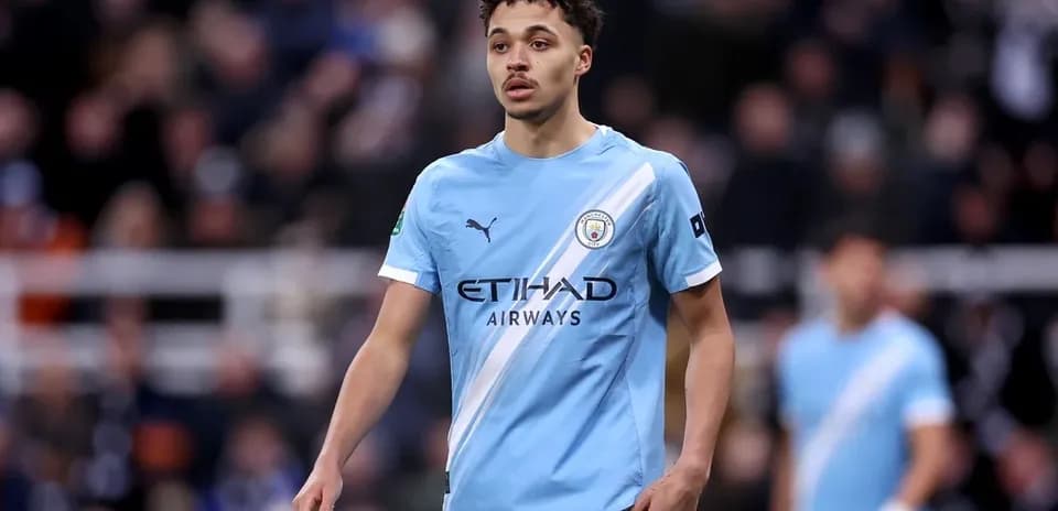 Player in Manchester City kit during match