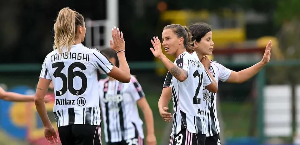 Juventus women celebrating a goal