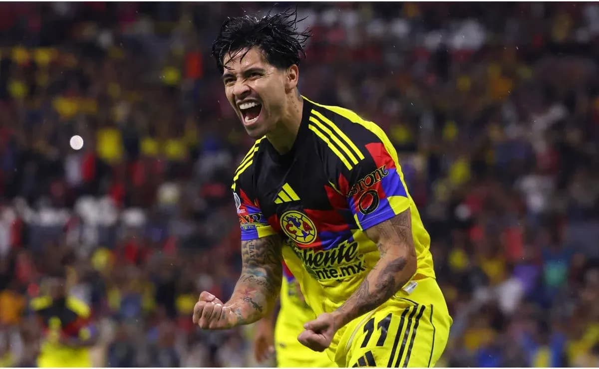 Club America player celebrating a goal