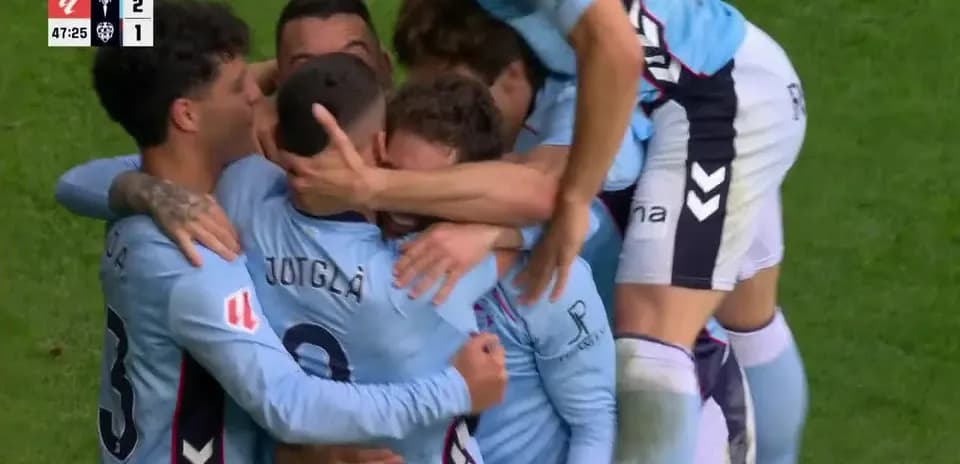 Celta Vigo players celebrating a goal