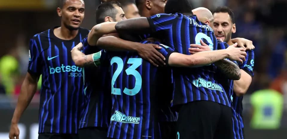 Inter players celebrating a goal during match