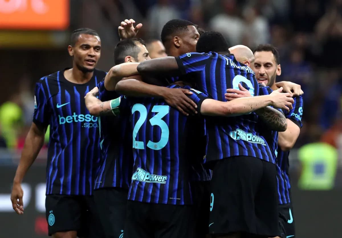 Inter players celebrating a goal during match