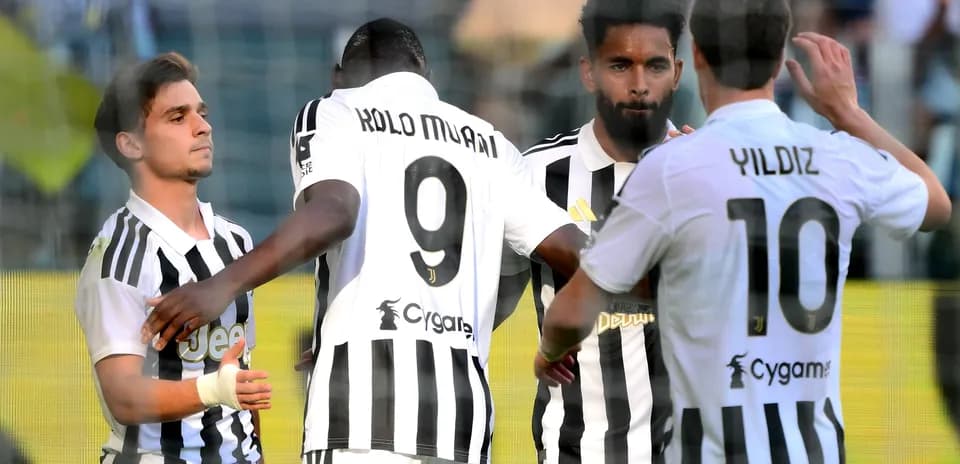 Players celebrating a goal in Juventus match