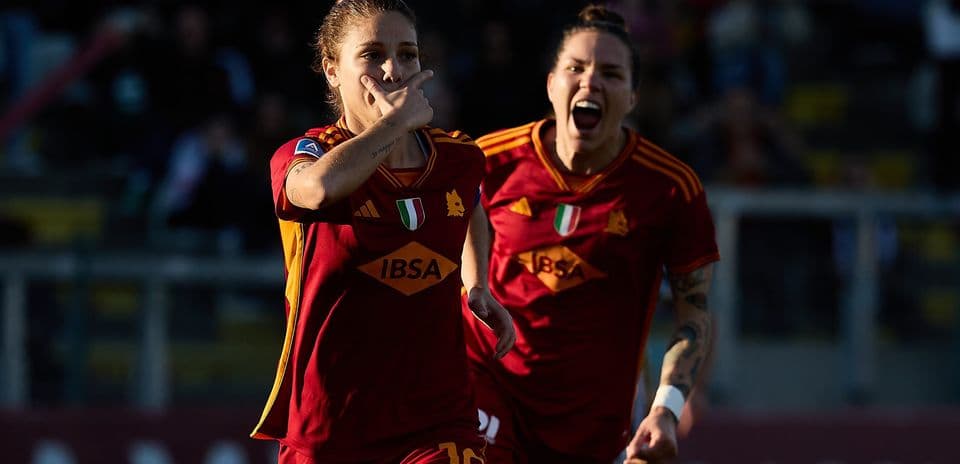 Roma W players celebrating a goal during match