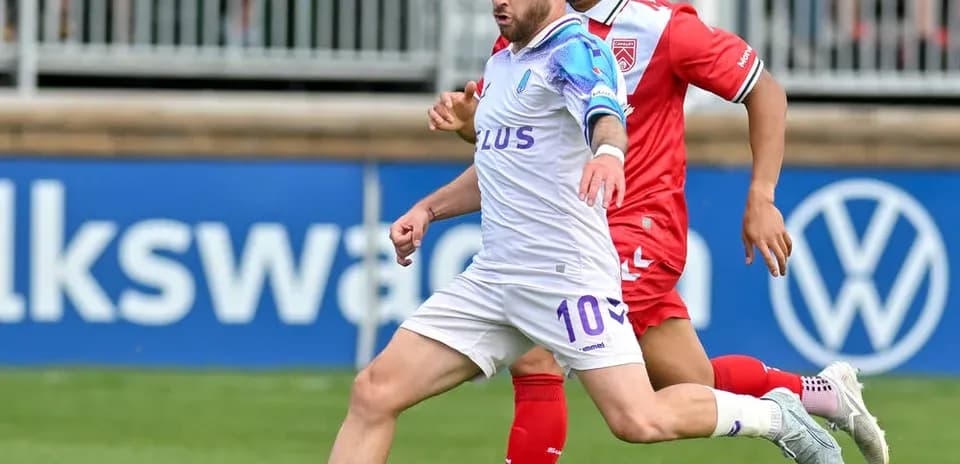 Player dribbling the ball during match