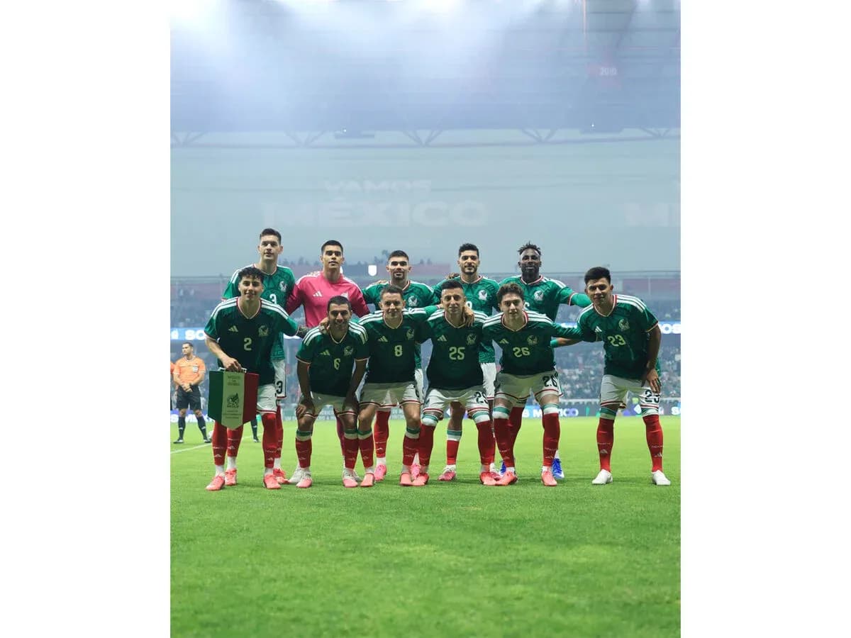 Mexico national team lineup before match