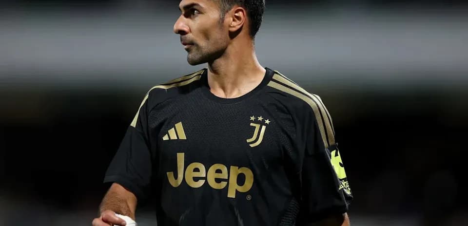Player in Juventus kit during match action