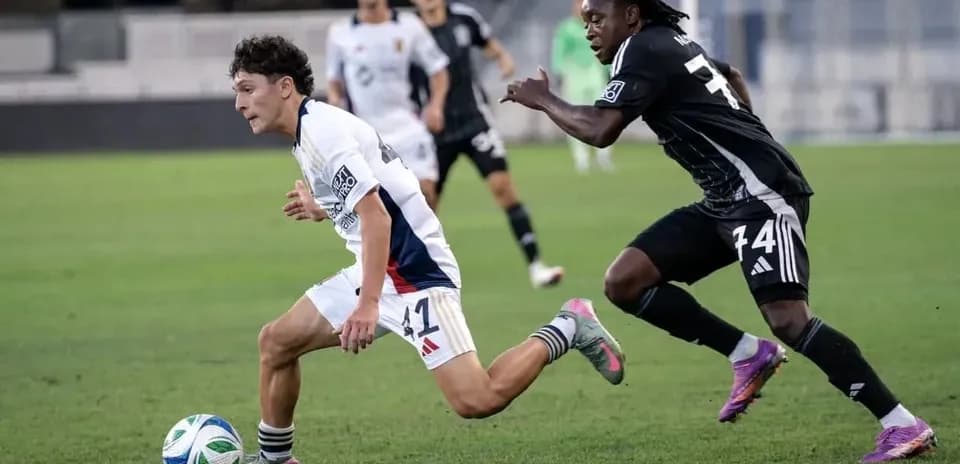 Player dribbling the ball during match