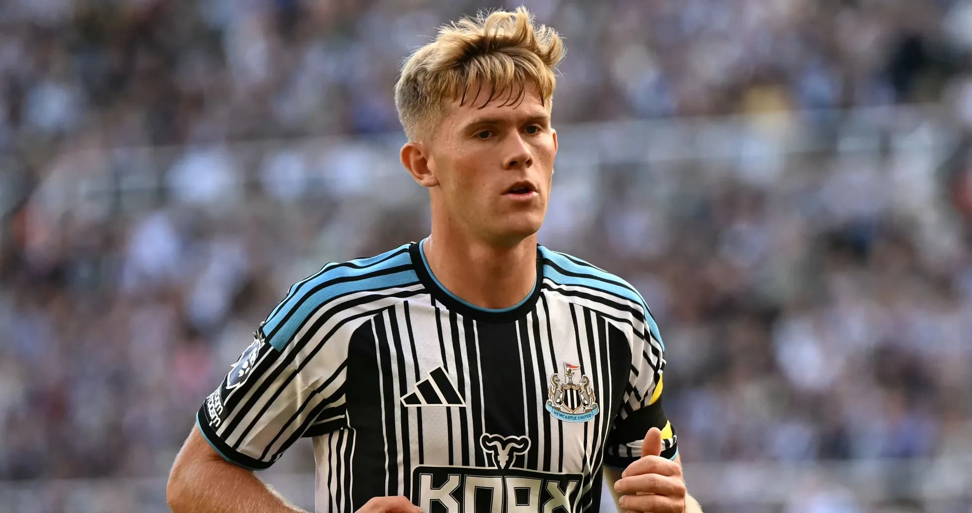 Player in Newcastle United kit during match
