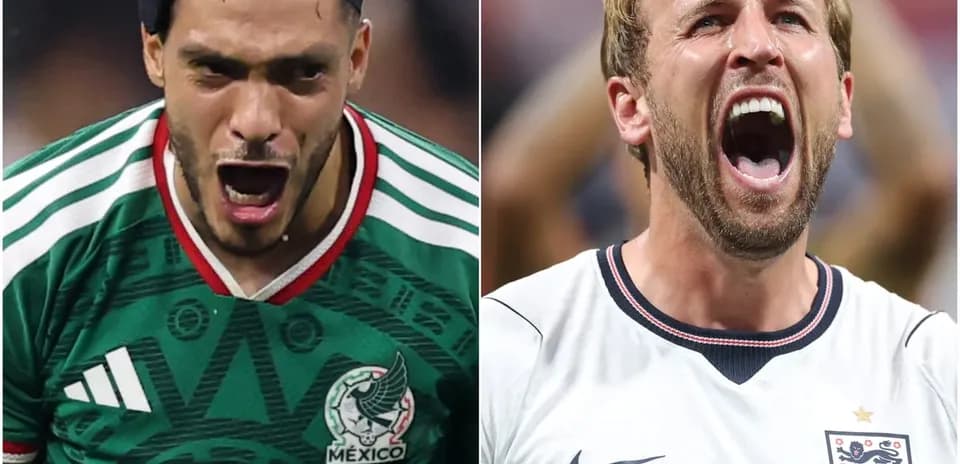 Players celebrating during Mexico vs England match