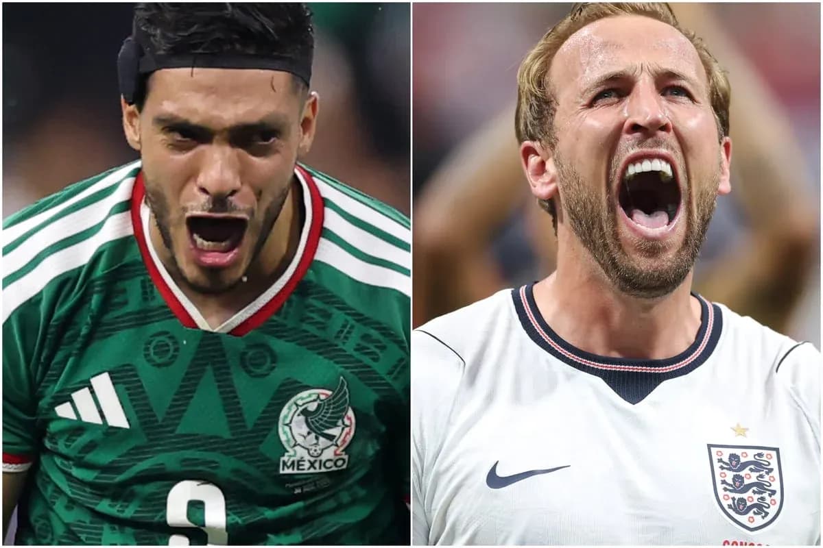 Players celebrating during Mexico vs England match