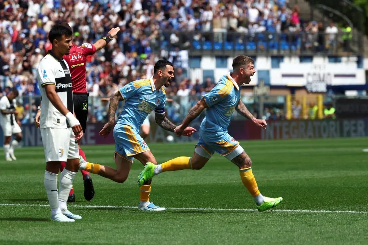 Players celebrating a goal during Serie A match