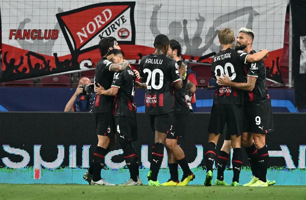 AC Milan players celebrating a goal