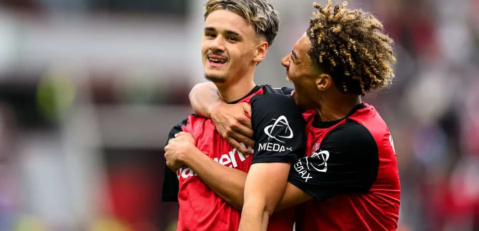 Bayer Leverkusen players celebrating a goal