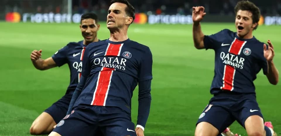 PSG players celebrating a goal during match