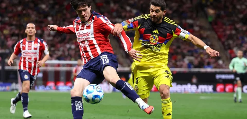 Player kicking ball during Club America vs Chivas match