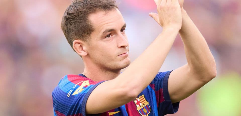 Deportivo A Coruna Acquire Barcelona Midfielder Marc Casado on Season-Long Loan with Option to Buy