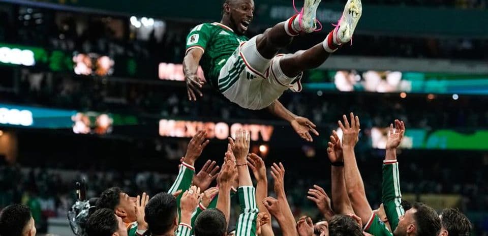 Mexico Breaks World Cup Knockout Drought with 2-0 Victory over Ecuador