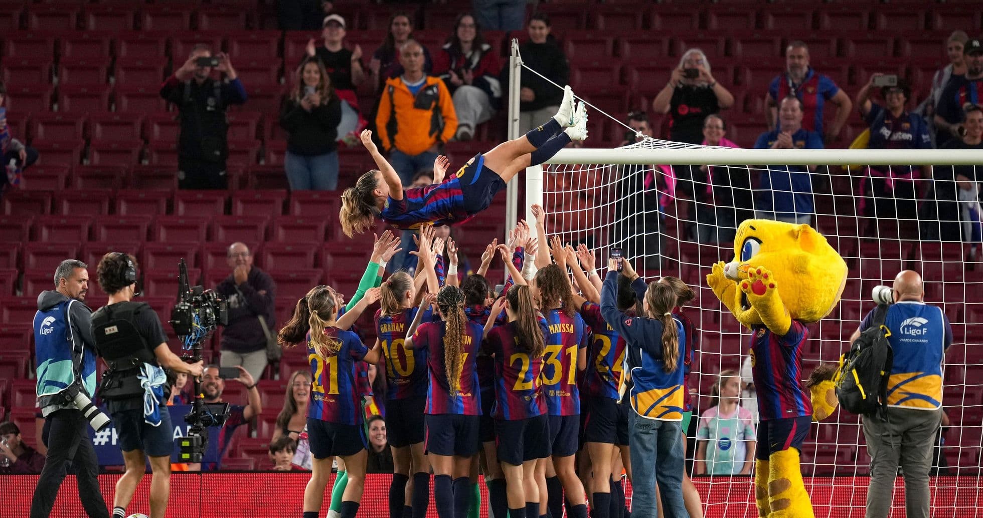 Claudia Pina Nets Four as Barcelona Overwhelms Real Madrid 7-0 in El Clasico