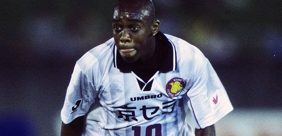 Regis Pitbull, Former Corinthians and Vasco Striker, Faces Homelessness Amid Crack Addiction