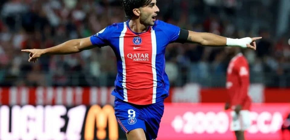 Torres Scores as PSG Claims First Ligue 1 Victory of the Season