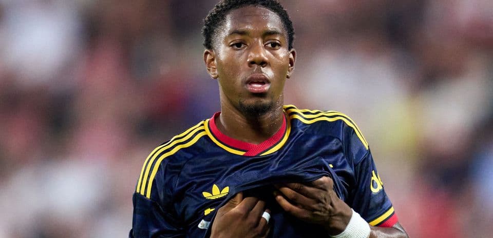 Liverpool Advised to Compete with Man Utd and Chelsea for Arsenal’s Myles Lewis-Skelly