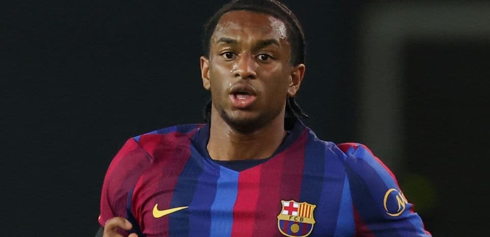 Manchester United Make Last-Minute Bid for Barcelona's Alejandro Balde on Transfer Deadline Day