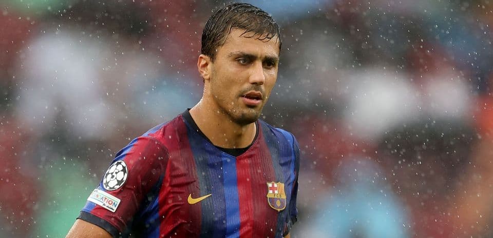 Barcelona’s Rodri Apologizes to Valencia After ‘Weak’ Remark Caught on Camera