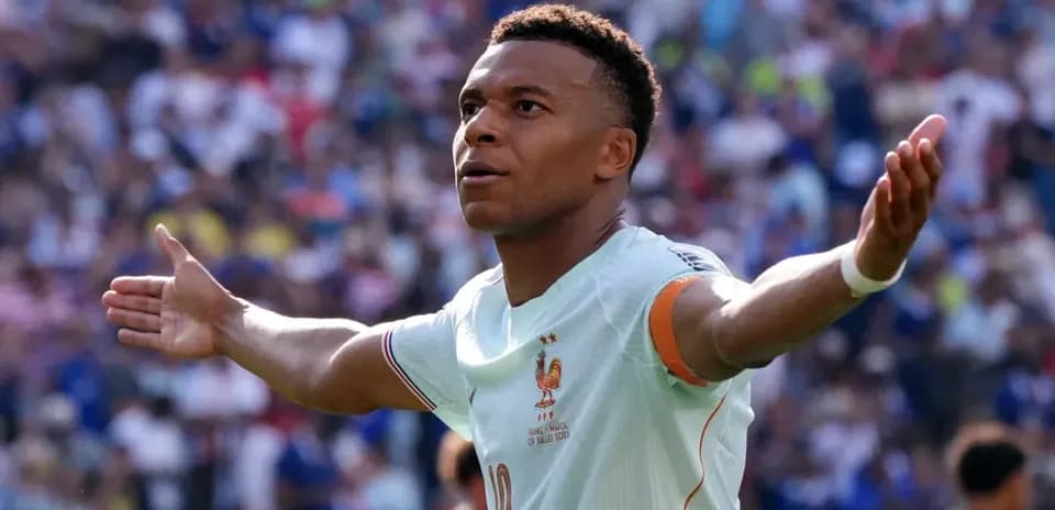 Kylian Mbappe's Speed Compared to Top NFL Players and Soccer Stars