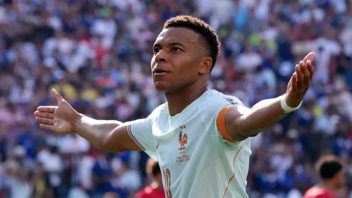 Kylian Mbappe's Speed Compared to Top NFL Players and Soccer Stars