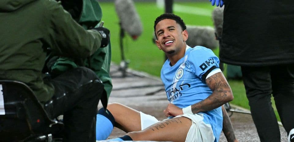 Manchester City Eyes Chelsea Winger Pedro Neto as Savinho's Replacement